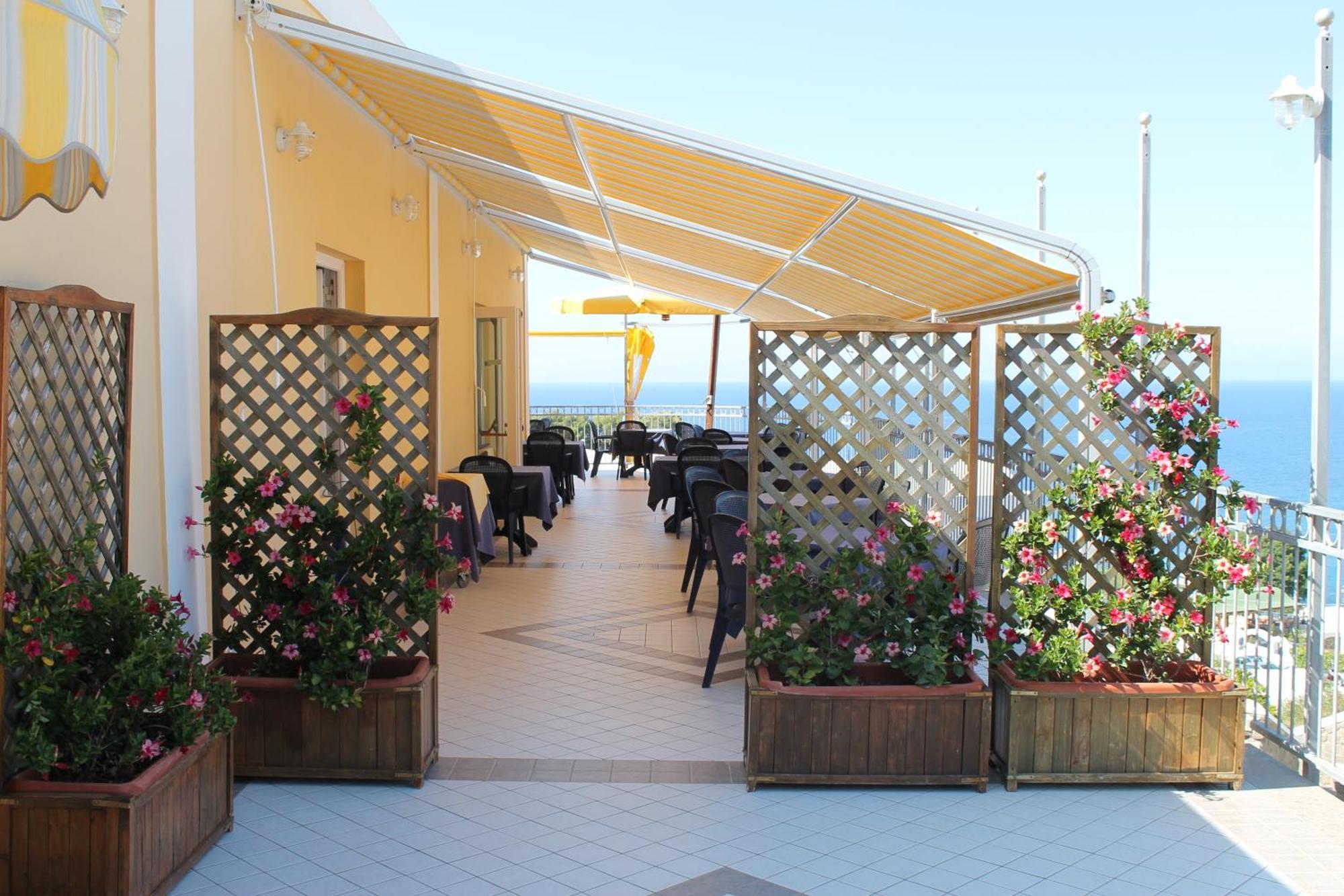 Hotel Villaggio Dei Pescatori Ponza Ngoại thất bức ảnh