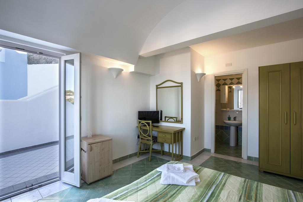 Hotel Villaggio Dei Pescatori Ponza Ngoại thất bức ảnh
