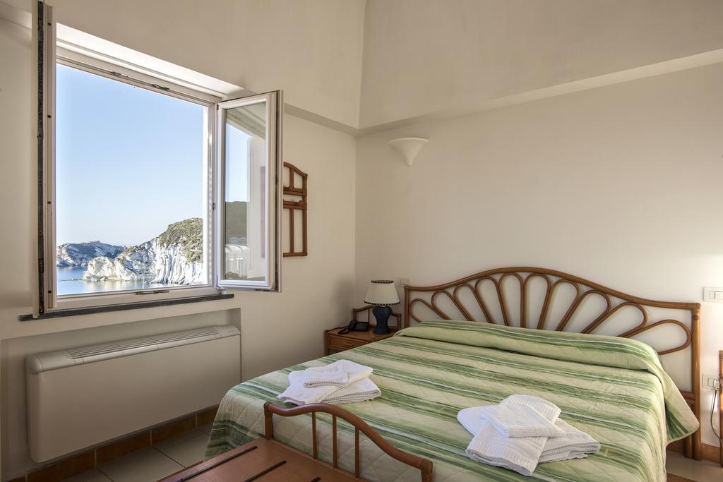 Hotel Villaggio Dei Pescatori Ponza Ngoại thất bức ảnh