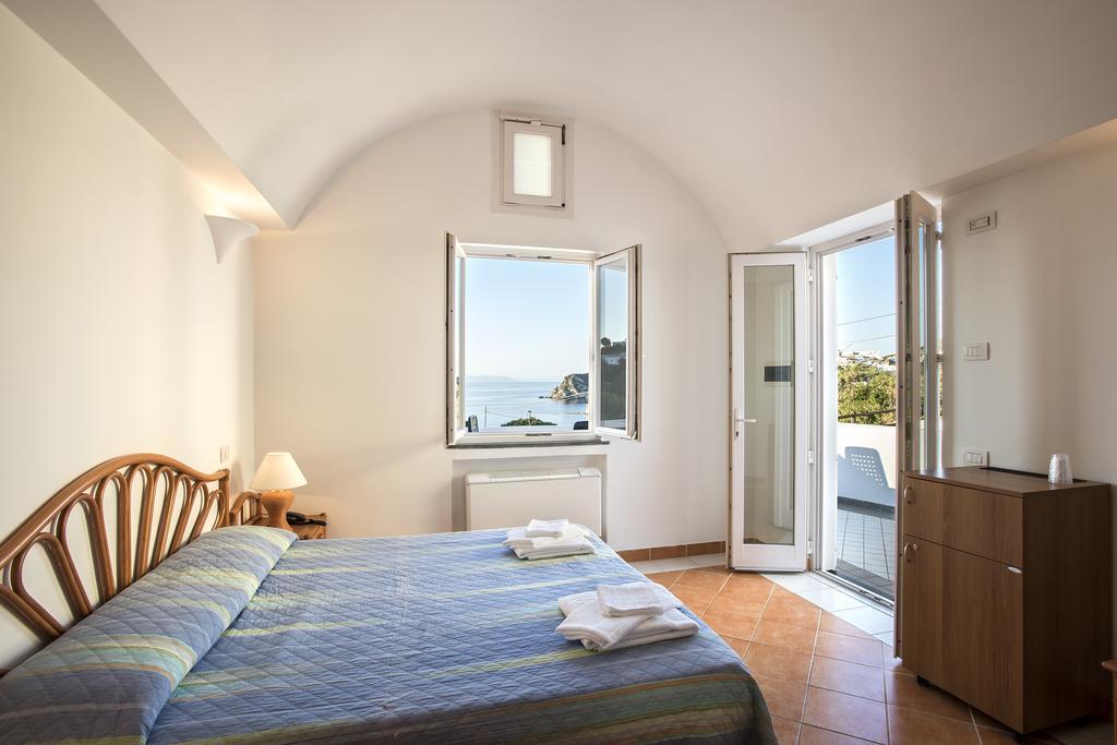 Hotel Villaggio Dei Pescatori Ponza Ngoại thất bức ảnh
