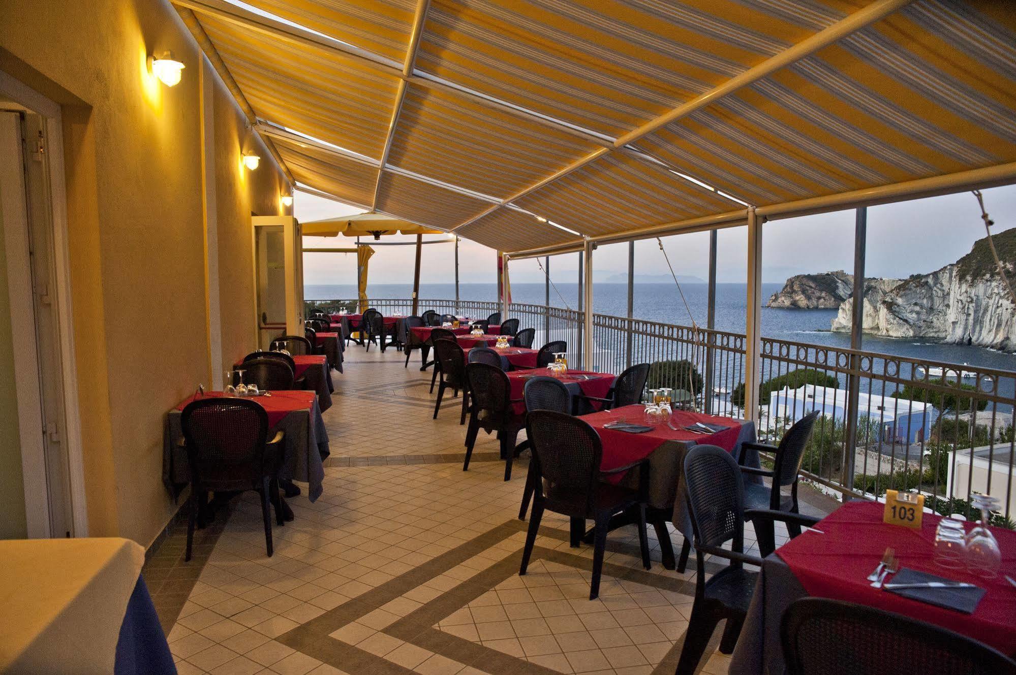 Hotel Villaggio Dei Pescatori Ponza Ngoại thất bức ảnh