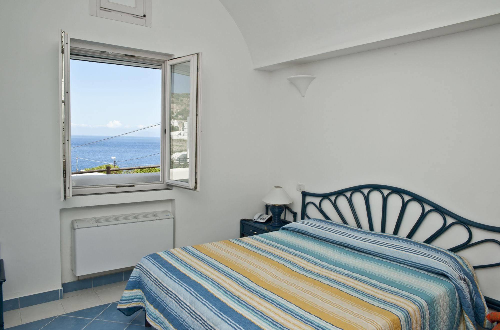 Hotel Villaggio Dei Pescatori Ponza Ngoại thất bức ảnh