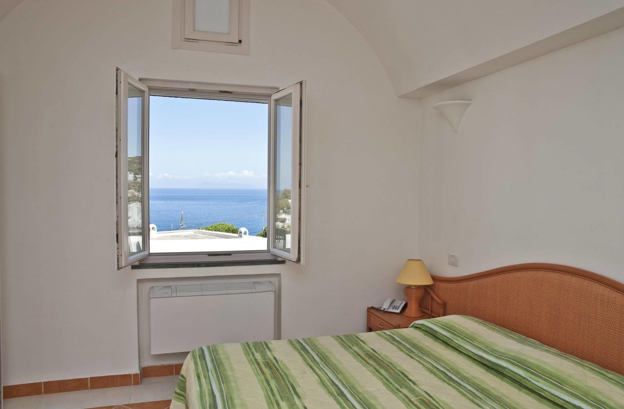 Hotel Villaggio Dei Pescatori Ponza Ngoại thất bức ảnh